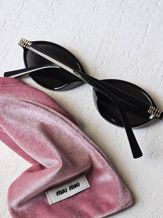 NWT   Miu Miu Black Sunglasses with Pink Velvet Case main image 6